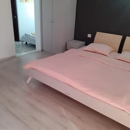 Casa Mea Πανσιόν